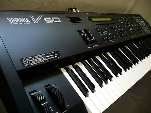 Yamaha V50 Synthesizer Keyboard